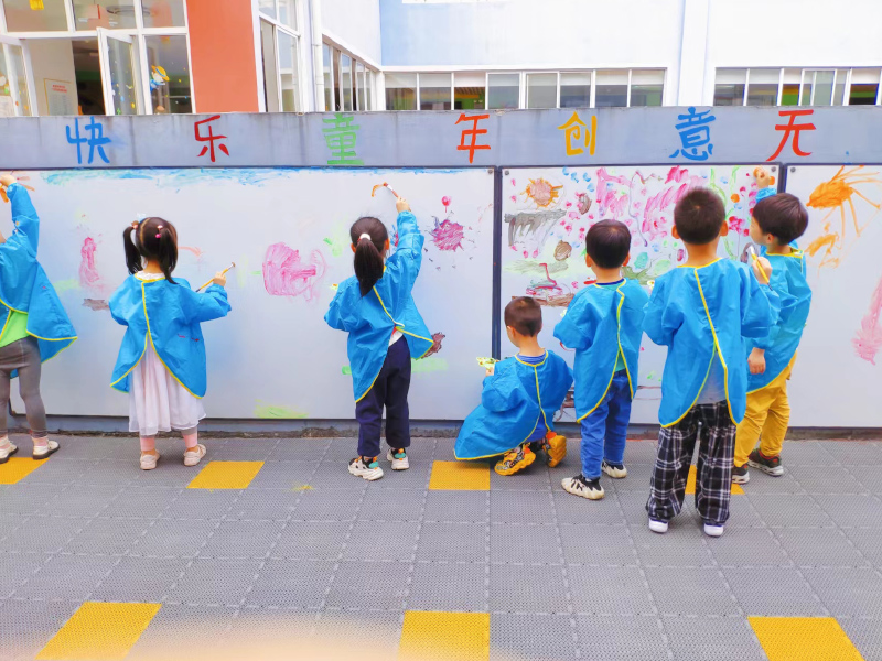 童蕾藍(lán)天幼兒園海報(bào)繪畫(huà)